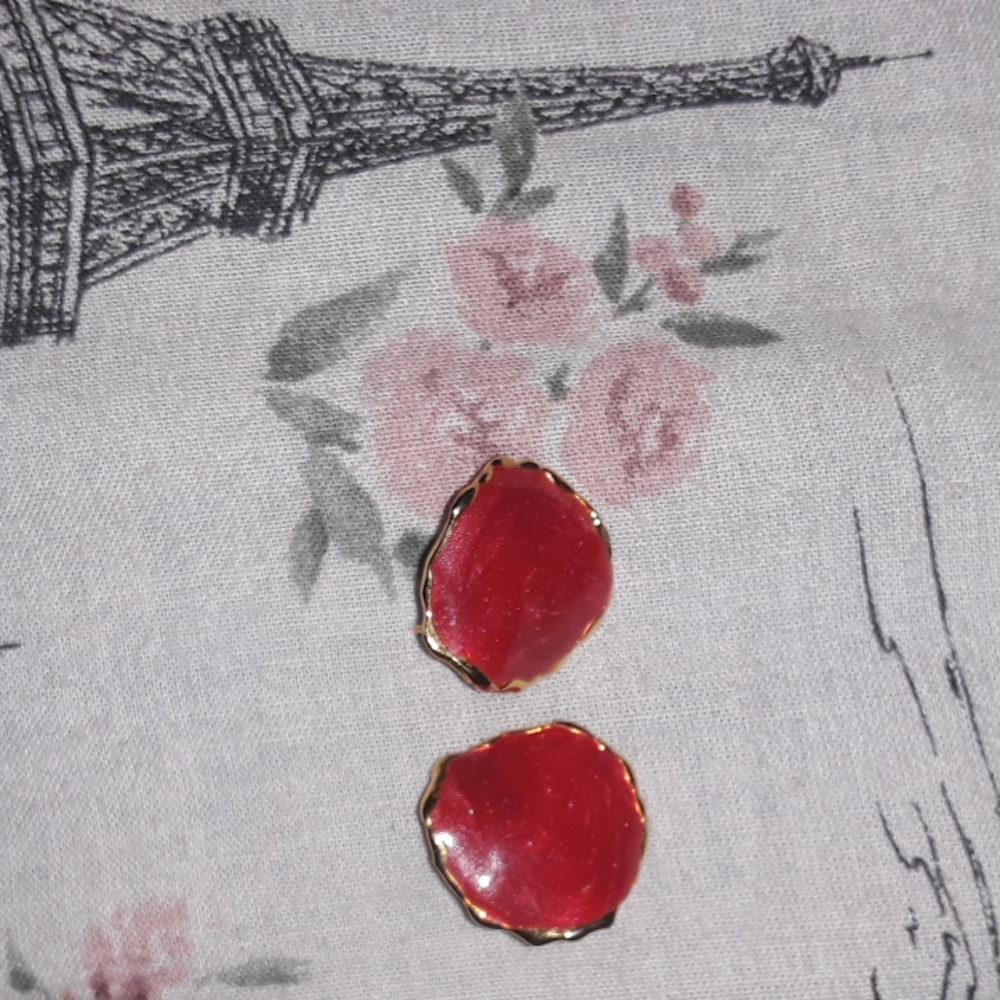 Freebie! Red and Gold Glittery Earrings